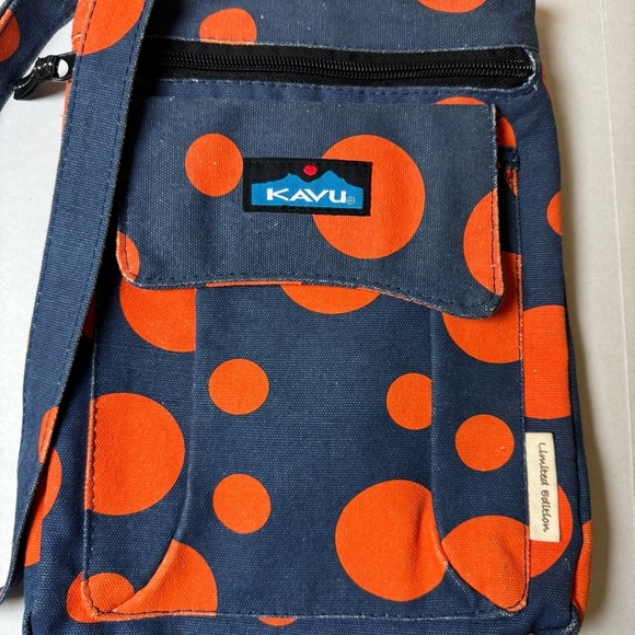 Kavu Limited Edition Polka Dot Cross Body Bag - Picture 2 of 10